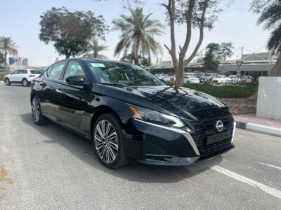 2025 Nissan Altima 2.5L SV 4 Cylinder Petrol Engine Black Beige Sedan GCC