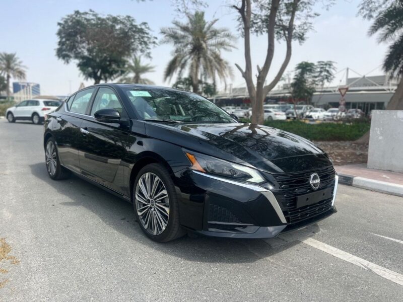 2025 Nissan Altima 2.5L SV 4 Cylinder Petrol Engine Black Beige Sedan GCC