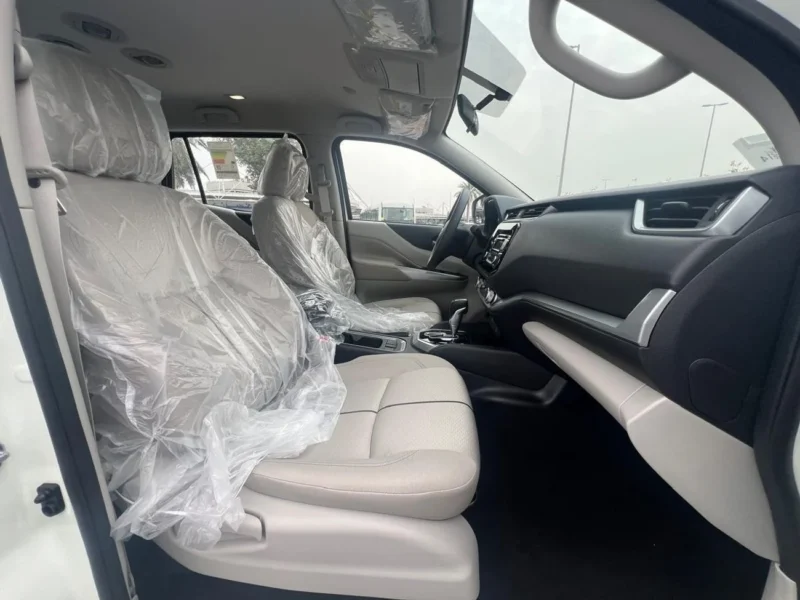 2024 Nissan XTerra SE 2.5L FWD SE 2.5L 4 Cylinder Engine FWD White Beige SUV