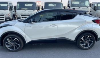 2019 Toyota C-HR Hybrid 1.8 Liter 4 Cylinders Engine White Grey SUV