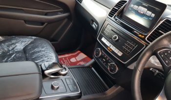 2016 Mercedes-Benz GLE250 2.1-liter twin-turbo 4 Cylinder 4WD White Black SUV