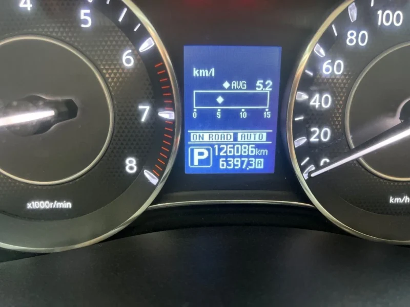 2017 Nissan Patrol LE Platinum 5.6L 8 Cylinders Petrol Engine White Tan SUV