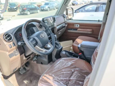 2025 Toyota Land Cruiser Pick Up Std 4.0L Double Cab Utility 4WD White Brown