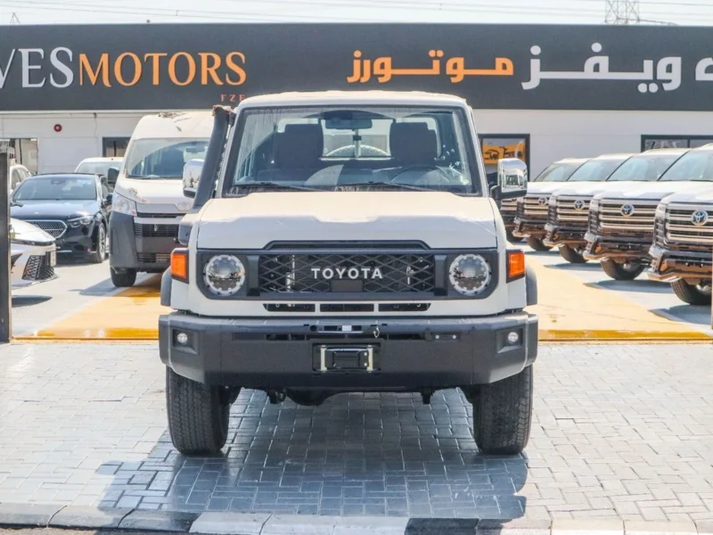 2025 Toyota Land Cruiser Pick Up Std 4.0L Double Cab Utility 4WD White Brown