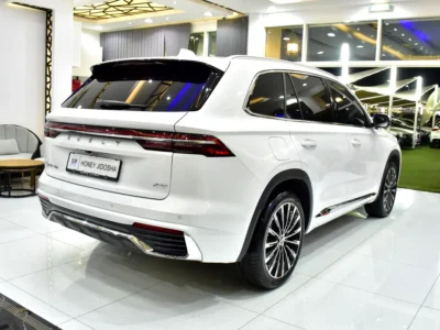 2026 Geely Monjaro GF 4 Cylinder Petrol Engine White Beige SUV GCC Specs