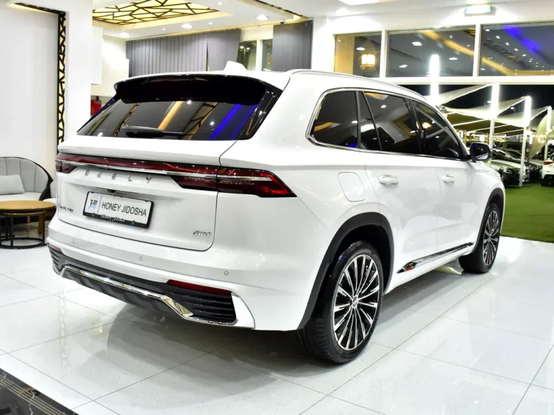 2026 Geely Monjaro GF 4 Cylinder Petrol Engine White Beige SUV GCC Specs