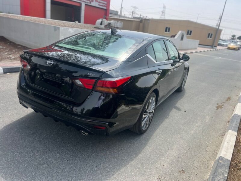 2025 Nissan Altima 2.5L SV 4 Cylinder Petrol Engine Black Beige Sedan GCC