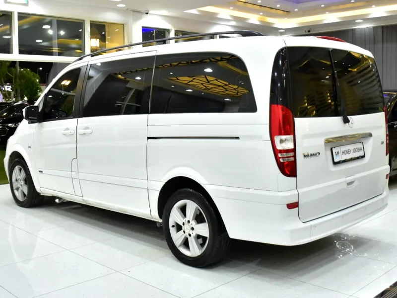 2015 Mercedes-Benz Viano Trend 6 Cylinders Petrol Engine White Beige Van GCC