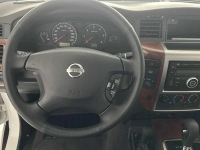 2024 Nissan Patrol Safari 4.8L AT 4 Cylinder Petrol Engine White Grey SUV GCC Specs