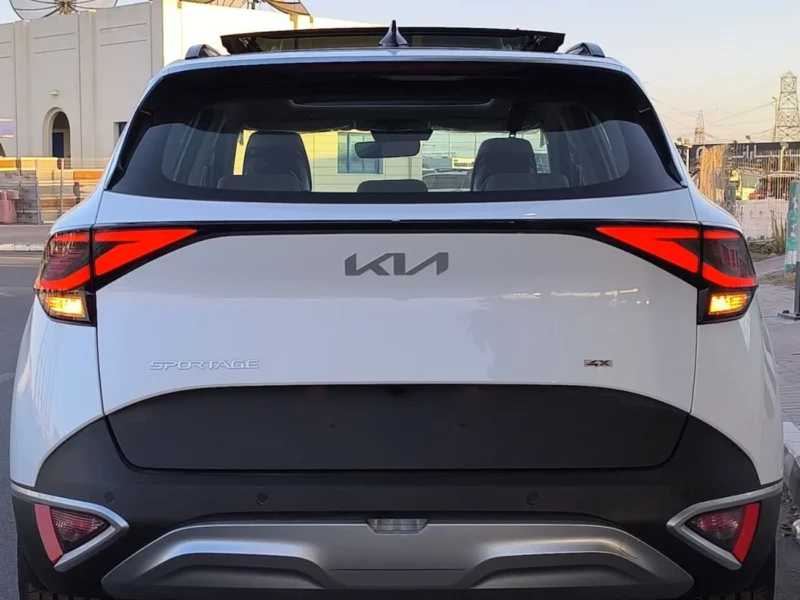 2025 Kia Sportage 2.0L MPI LX FWD White Beige SUV GCC Specs
