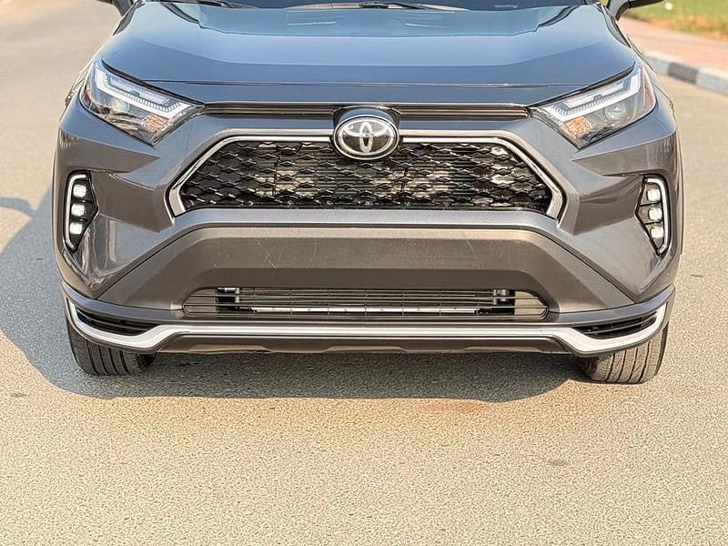 2024 TOYOTA RAV 4 XLE 2.5 liters V4 Cylinder Engine Petrol Grey Black SUV