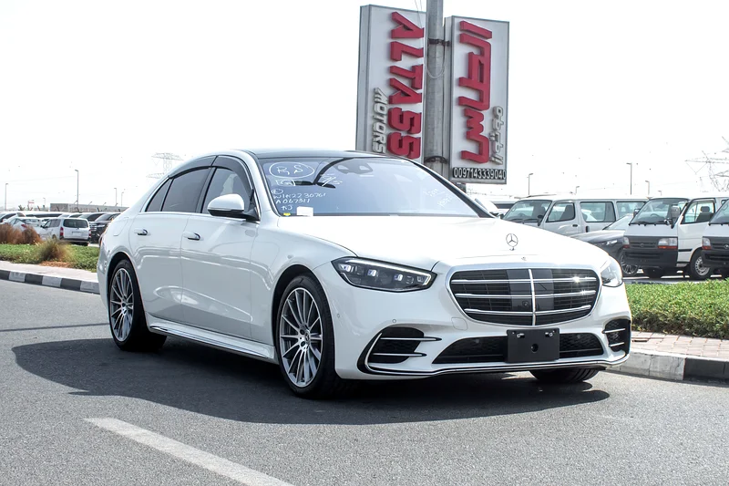 2022 Mercedes-Benz S-Class S 580 4Matic 8 Cylinders Engine White Black Sedan