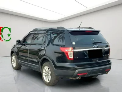 2012 Ford Explorer XLT 6 Cylinders Engine Black Beige SUV Neat and Clean Car