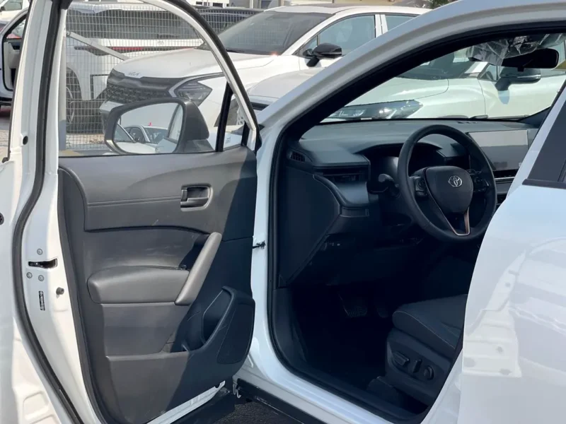 2025 Toyota Corolla Cross Other 2.0 HYBRID NEW SHAPE 4 Cylinder White Black