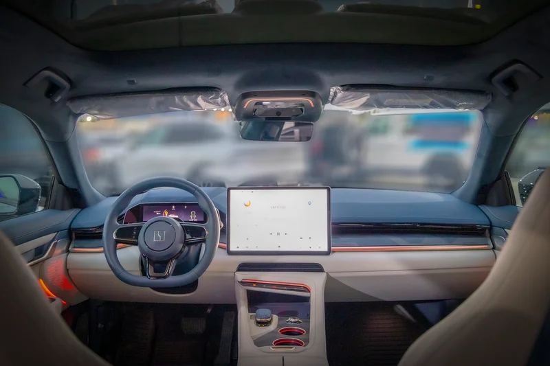 2024 Zeekr 001 Premium Grey White Sedan AWD Electric Car 550 - 650 KM GCC