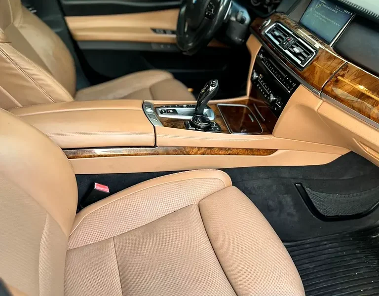 2014 BMW 7-Series 750i Exclusive 8 Cylinders Engine Blue Tan Sedan