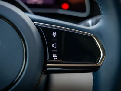 2024 Zeekr 001 Flagship AWD Black White SUV Electric Car 550 - 650 KM GCC Specs