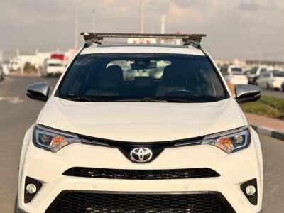 2017 TOYOTA RAV 4 LIMITED 4x4 2.5 Liter V4 Cylinder Engine White Black SUV