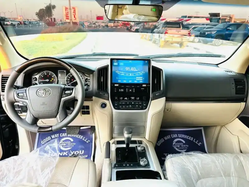 2019 Toyota Land Cruiser GXR 4.0L 6 Cylinders Engine Black Beige SUV GCC