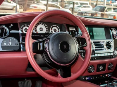 2015 Rolls-Royce Wraith Standard Smooth and powerful V12 White Red Coupe