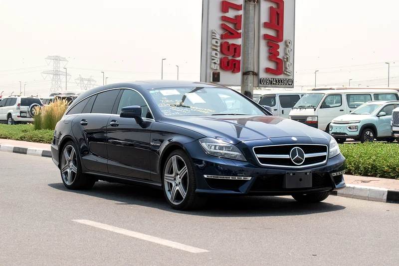 2013 Mercedes-Benz CLS-Class CLS 63 AMG 8 Cylinder Engine Blue Black
