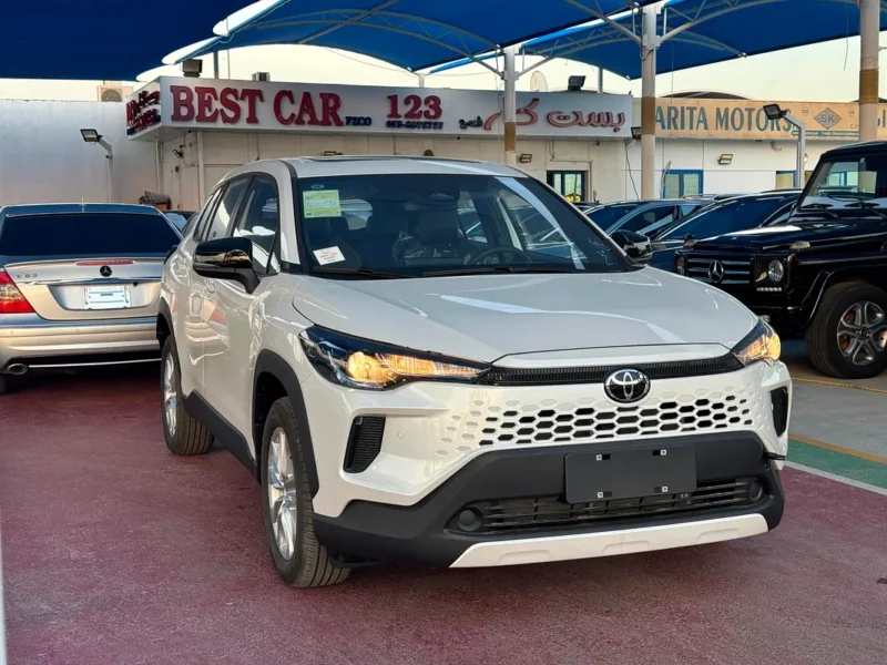 2025 Toyota Corolla Cross Hybrid 4 Cylinders Engine White Black Crossover