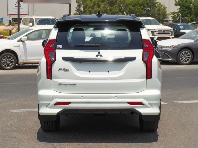 2025 Mitsubishi Montero Sport 3.0L 4WD Petrol White Black GCC Specs