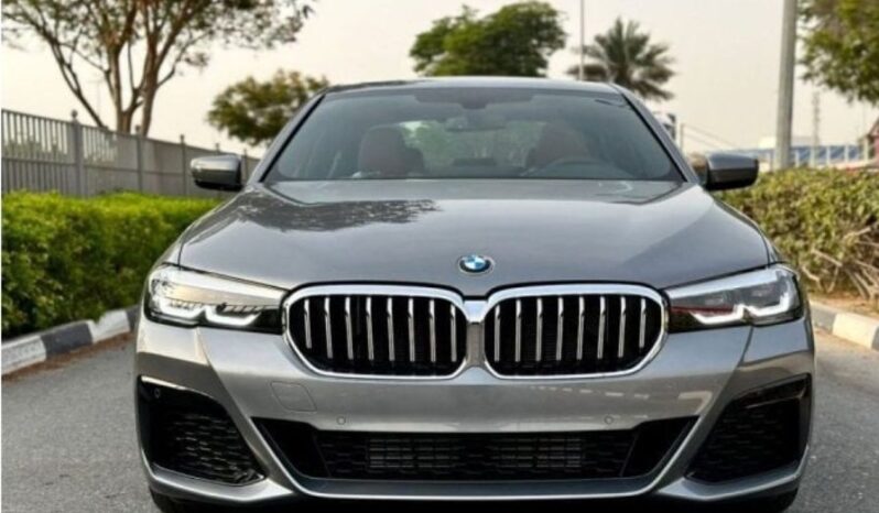 2024 BMW BMW B5 4.4L Twin-Turbocharged V8 Grey Brown Sedan