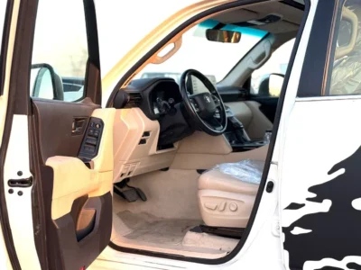 2022 Toyota Land Cruiser GXR 4.0L 6 Cylinders Engine White Beige SUV GCC Specs