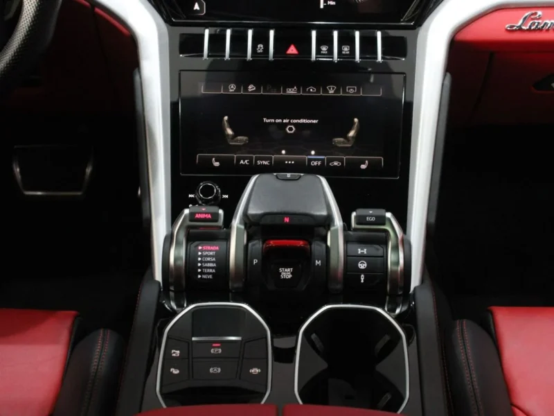 2021 Lamborghini Urus 4.0 Liter Twin-Turbocharged V8 Engine White Red SUV