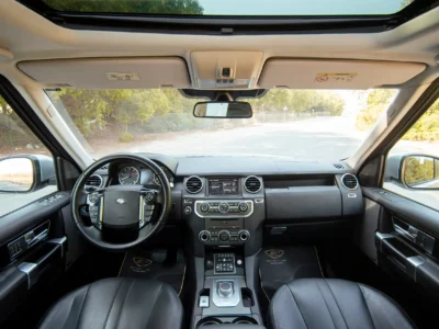 2016 Land Rover LR4 HSE 3.0L 6 Cylinder Engine GCC Specs Silver Black