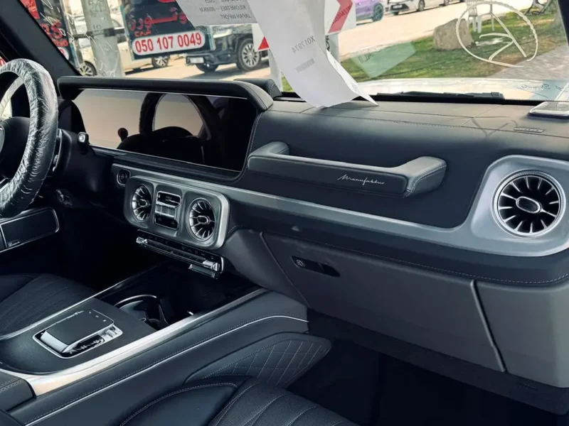 2025 Mercedes-Benz G-Class G 63 AMG 8 Cylinders Engine Blue Black Wagon