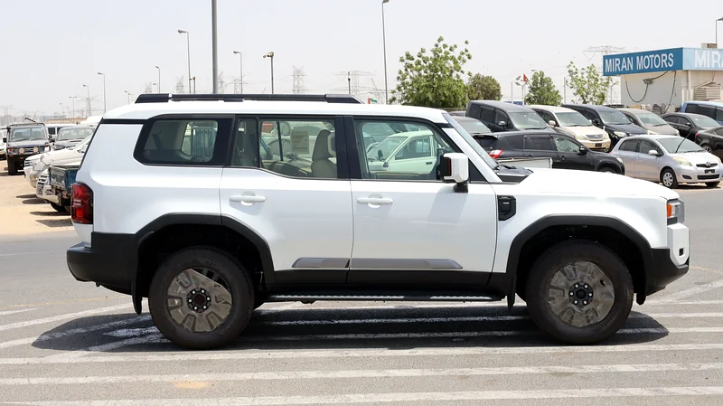 2024 Toyota Prado Other 4 Cylinders Engine White Beige SUV GCC Specs