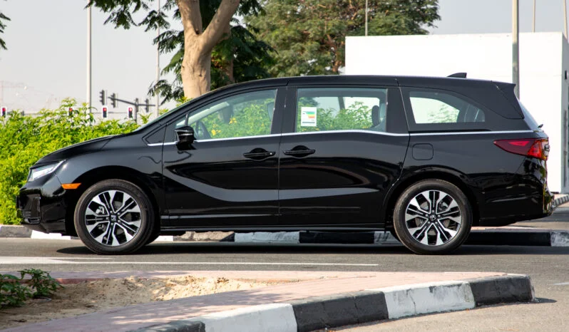 2025 Honda Odyssey TOURING 3.5L 6 Cylinder GCC Spec Black Beige