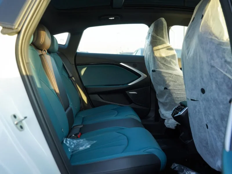 2025 MG MG 7 4 Cylinders Petrol Engine White Green Sedan GCC Specs