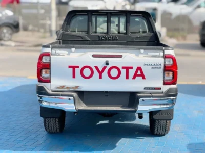 2026 Toyota Hilux 2.4-litre 6 Cylinders Diesel Engine AT White Black Pick Up