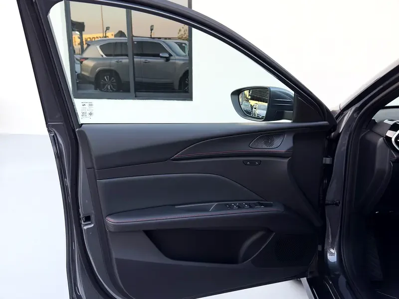 2025 MG5 GLOBAL LUXURY EDITION 1.5L A/T PTR 4 Cylinders Grey Black Sedan