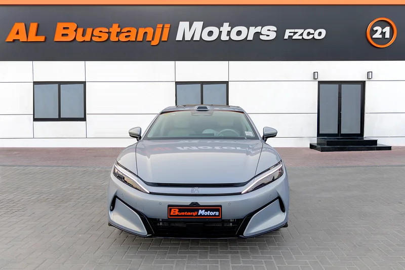 2025 BYD HAN PHEV 4 Cylinders Engine Silver White Sedan FWD