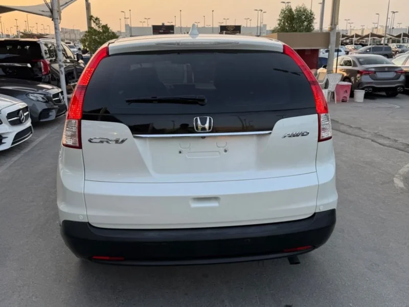 2015 Honda CR-V EX 2.4L Full Option in Excellent Condition White Black