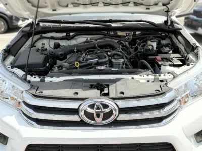 Toyota Hilux 2.7L 4 Cylinders Engine Petrol MT SC 4x4 2025 White Red