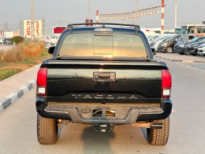 2022 Toyota Tacoma SR5 double ca 6 Cylinders Engine Black Pick Up Truck