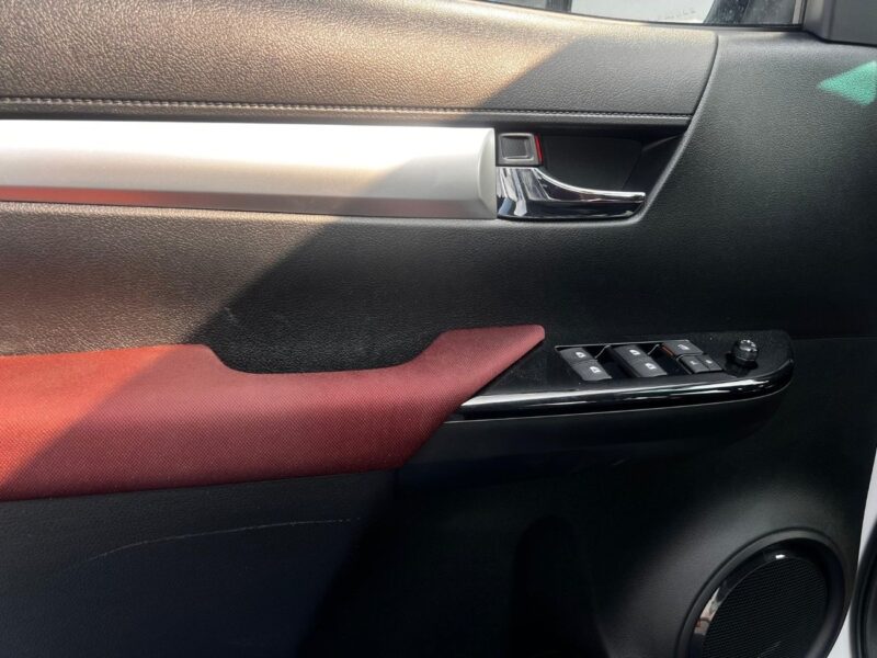 2025 Toyota Hilux 2.4-litre 6 Cylinders Diesel Engine MT White Red Pick Up