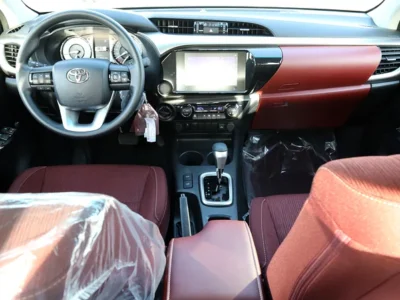 2025 Toyota Hilux SR5 4 Cylinders Engine White Red Pick Up GCC Specs