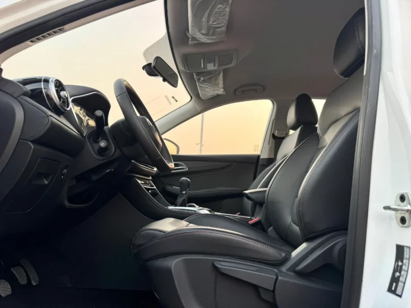 2024 MG HS 20T 1.5 litre 4 Cylinder Engine Petrol Manual White Black