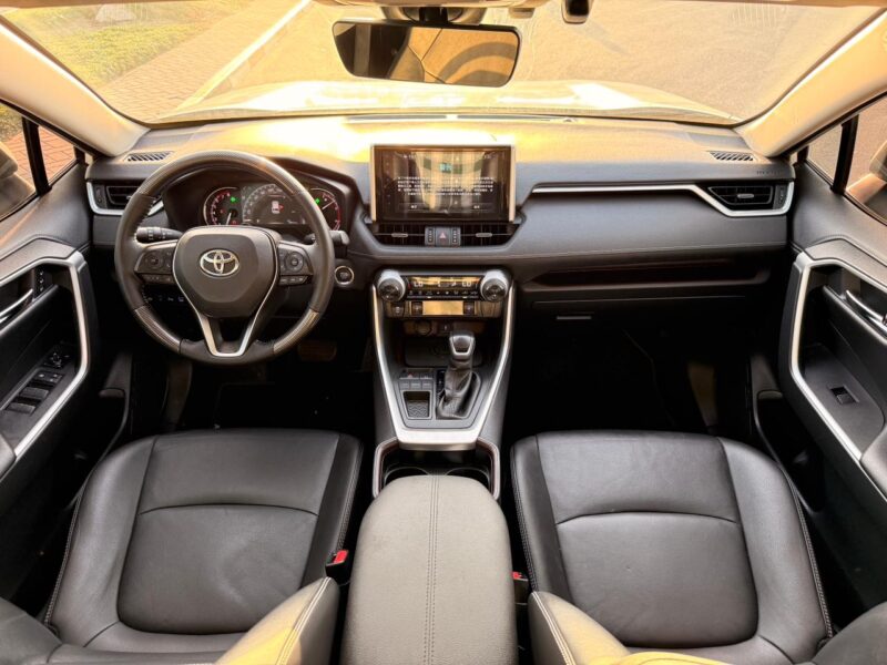 2021 TOYOTA RAV 4 2.0 L V4 Engine White Black SUV Full Option