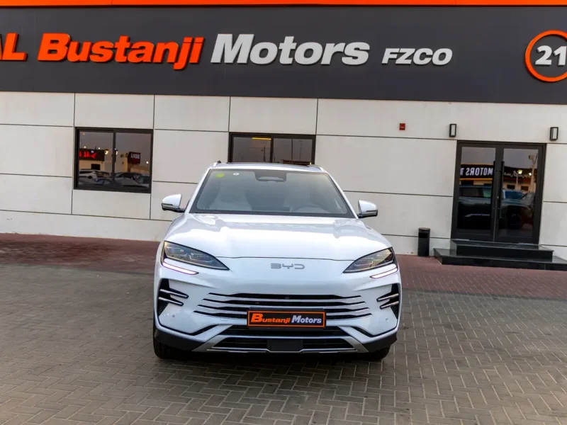 2025 BYD Song Plus DM-i Hybrid 4 Cylinders Engine White Beige SUV