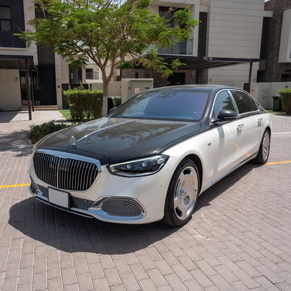 2022 Mercedes-Maybach S 680 6.0L litre V12 Engine Beige Black Luxury Sedan