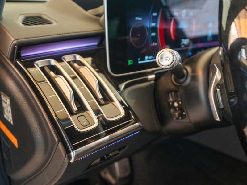 2022 Mercedes-Maybach S 680 6.0L litre V12 Engine Beige Black Luxury Sedan