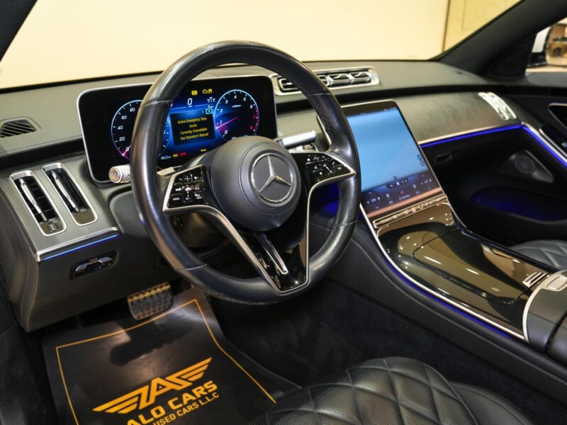 2021 Mercedes Benz S580 4.0 litre V8 Engine White Black Sedan