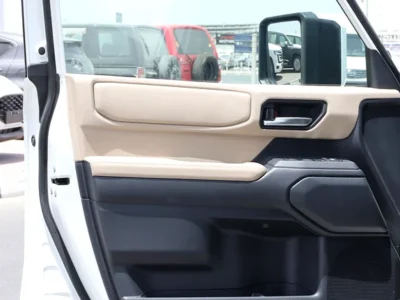 2024 Toyota Prado Other 4 Cylinders Engine White Beige SUV GCC Specs